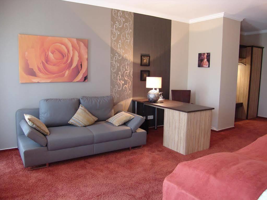 M13 Hotel Riol ภายนอก รูปภาพ